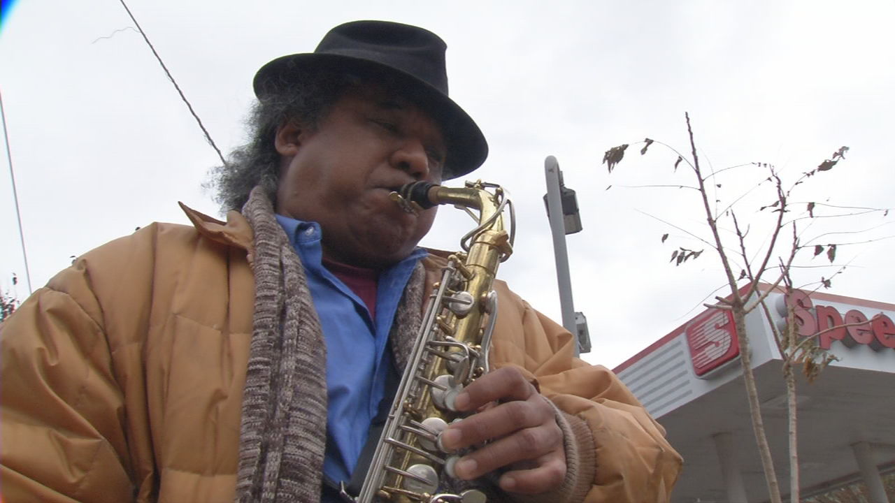 CLIFTON- SIDEWALK SAX - SUTTER 11-25-19 (3).jpg
